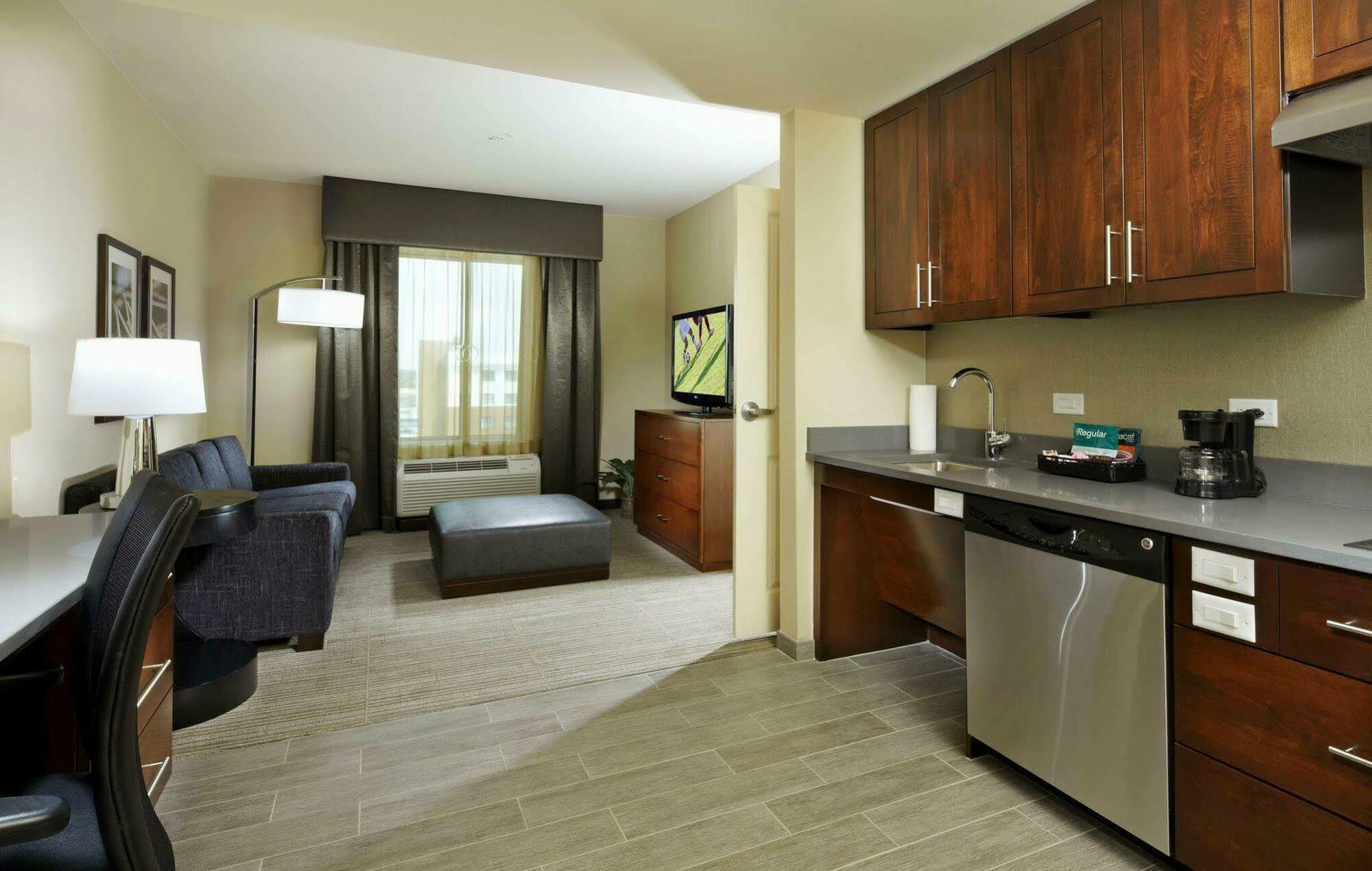 Homewood Suites Springfield Exterior photo